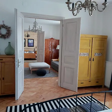 בית נופש Belvarosi Kerteshaz *