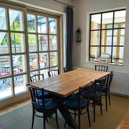 Belvarosi Kerteshaz *