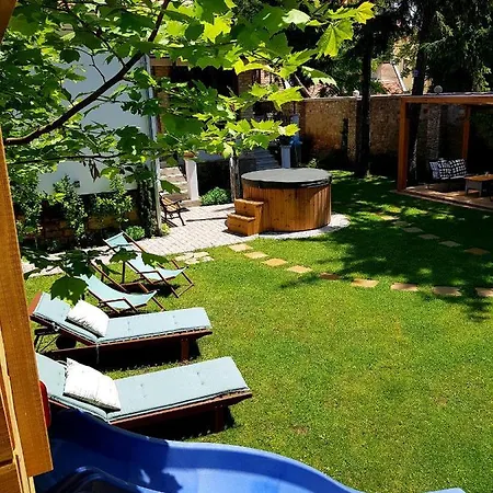 Belvarosi Kerteshaz Кестхей