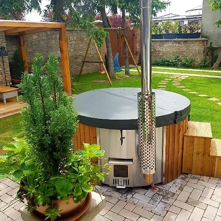 Belvarosi Kerteshaz *