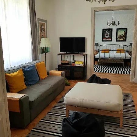 Semesterbostad Belvarosi Kerteshaz *