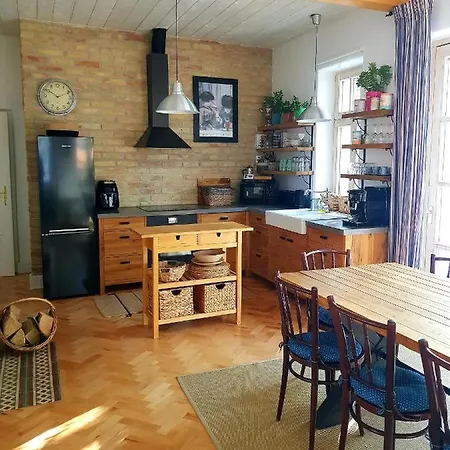 Belvarosi Kerteshaz Semesterbostad *