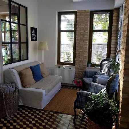 Belvarosi Kerteshaz Кестхей