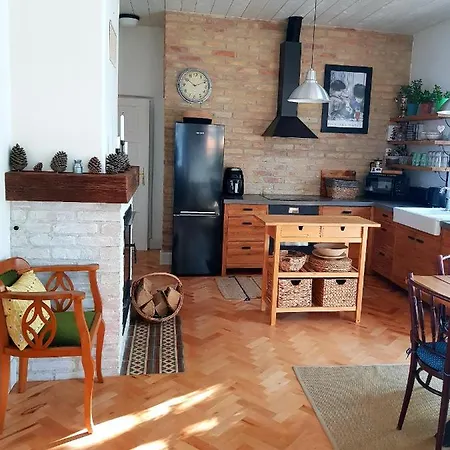 Belvarosi Kerteshaz Semesterbostad *