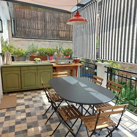 Belvarosi Kerteshaz Semesterbostad Keszthely