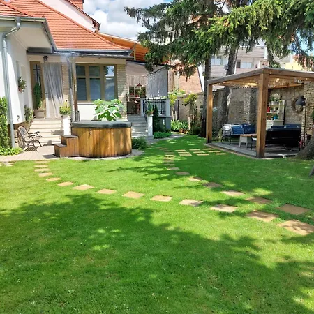 Belvarosi Kerteshaz Дом отдыха