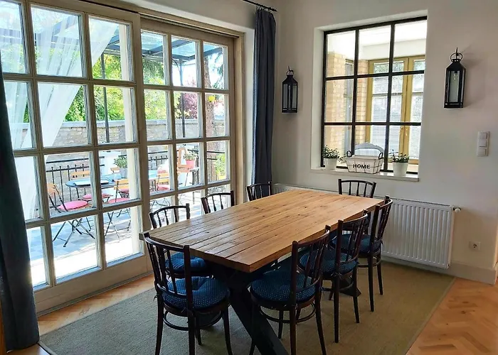 Belvarosi Kerteshaz *