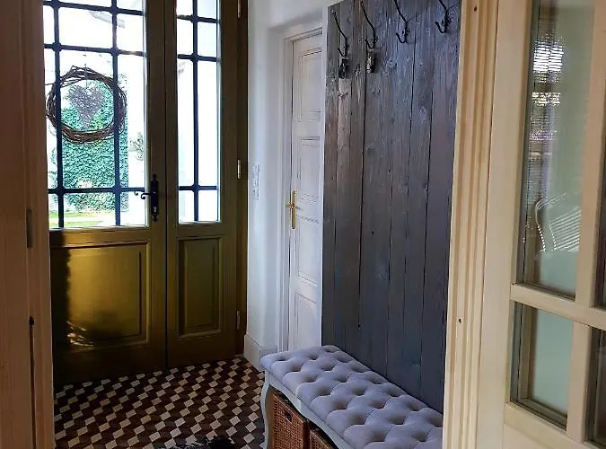 Belvarosi Kerteshaz * 凯斯特海伊