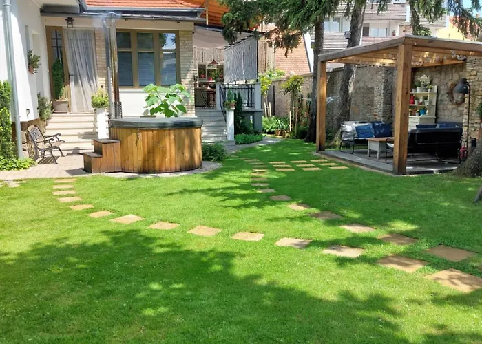 Belvarosi Kerteshaz Ferienhaus