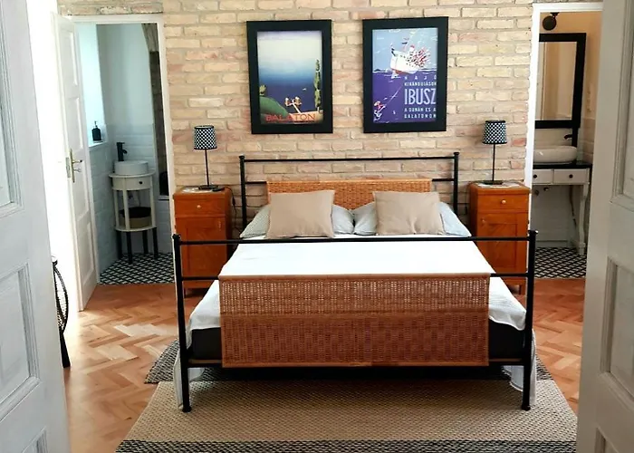 Belvarosi Kerteshaz Ferienhaus Keszthely